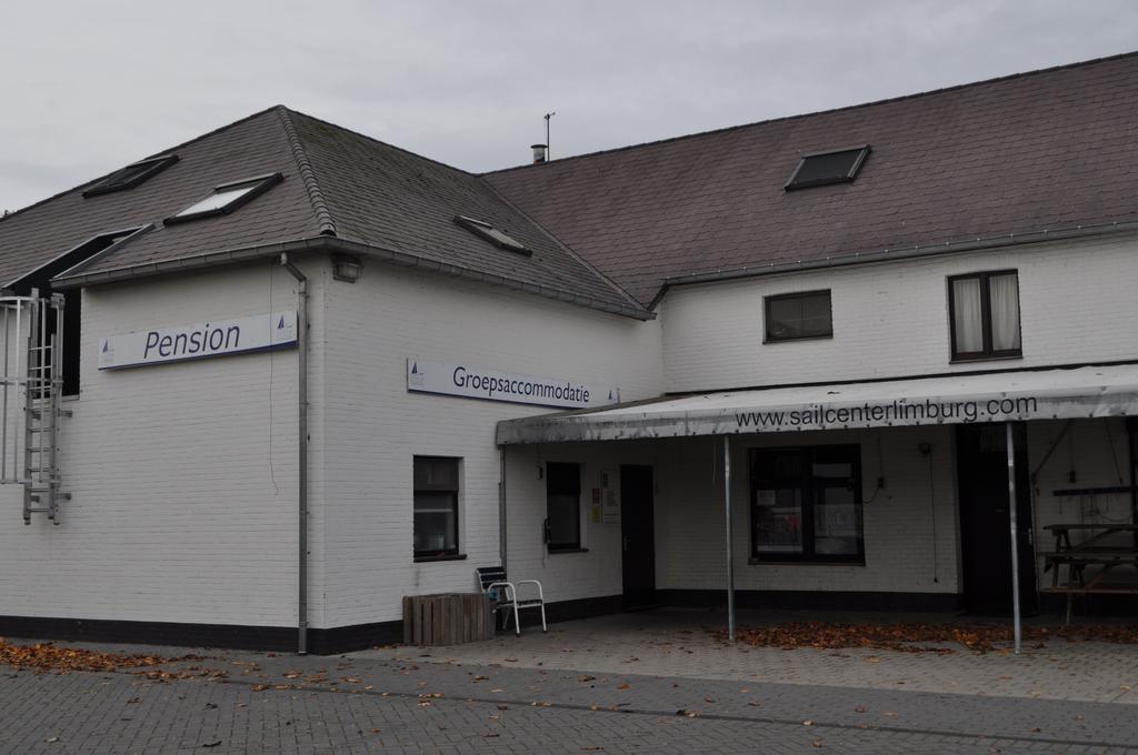 Sailcenter Limburg Hostel Kinrooi Exterior photo